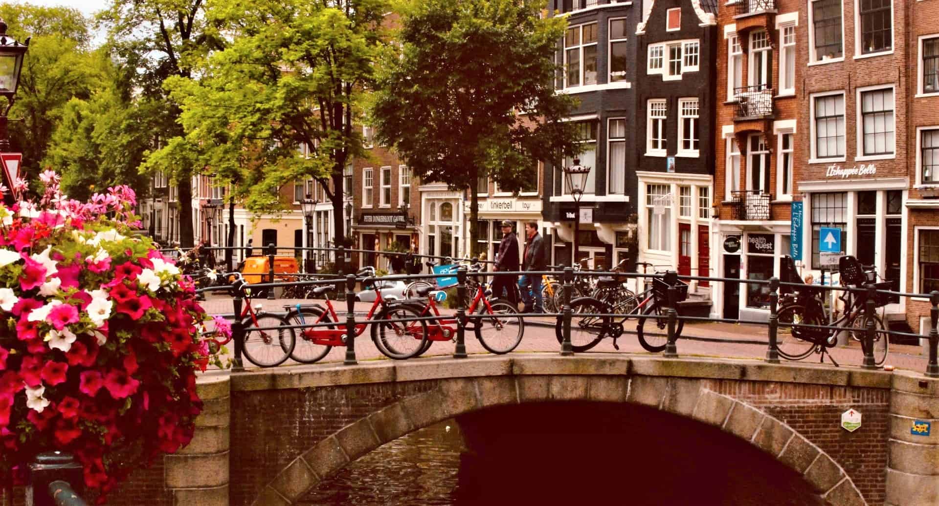 where to stay in amsterdam