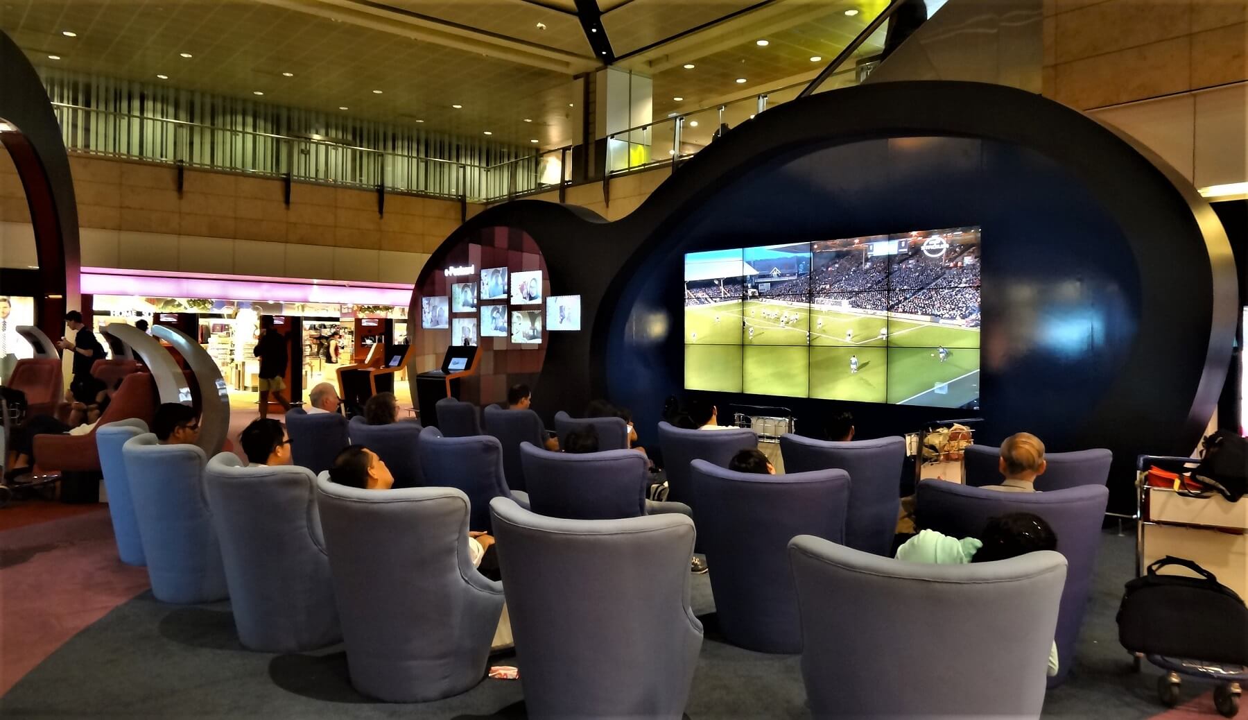 Singapore Airport: A Disneyland For Backpackers